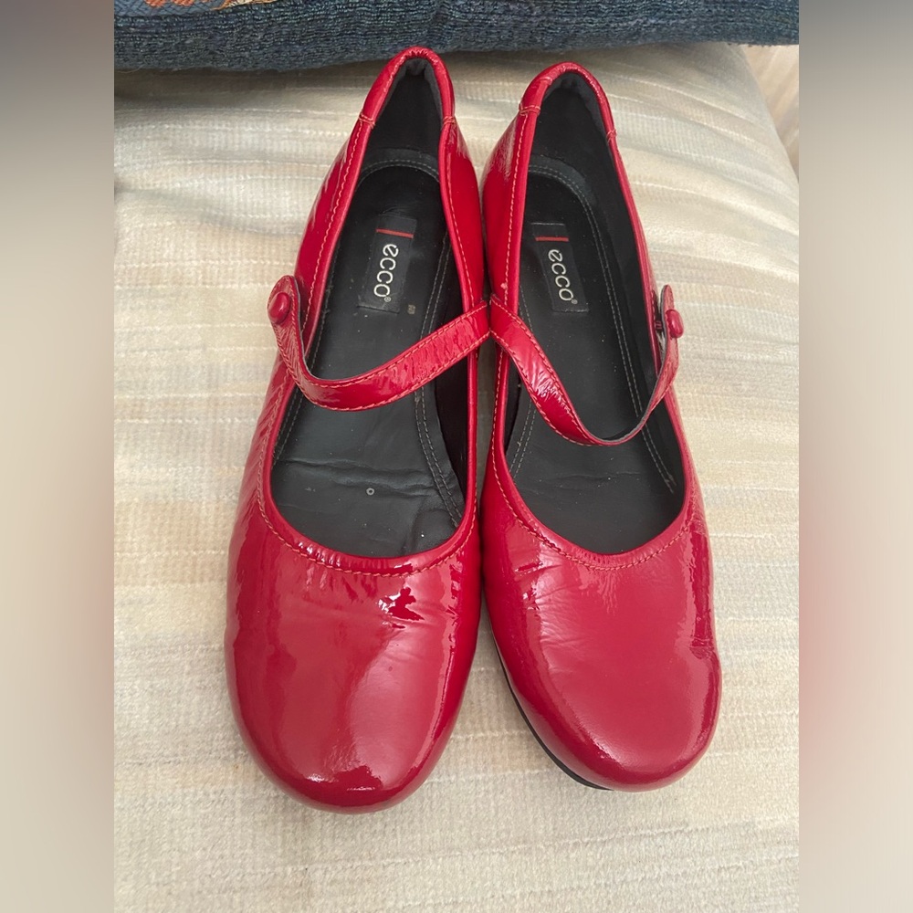 Baby janes red shoes ecco good condition size 10 /41